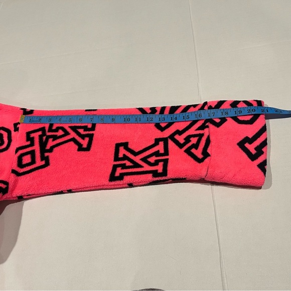 Victoria’s Secret Pink Logo Print Robe Women Medium Sleep Lounge Wear Pink Black - Picture 11 of 13